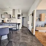 Appartement With Parking Space - 15228 Vodice