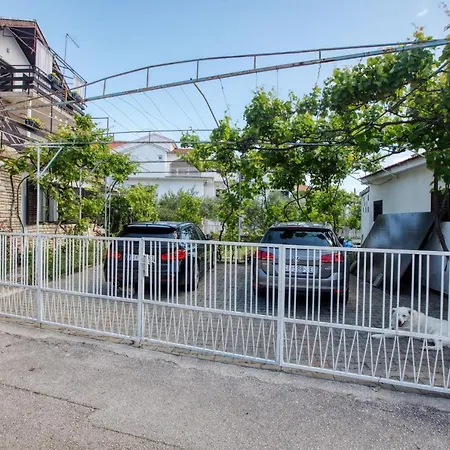 With Parking Space - 15228 Vodice