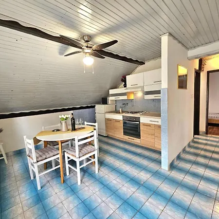 Apartment With A Parking Space - 15228 Vodice
