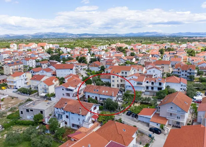 Appartement With Parking Space - 15228 Vodice