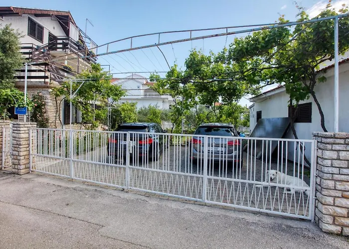 With Parking Space - 15228 Vodice