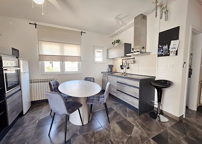 Appartement With Parking Space - 15228