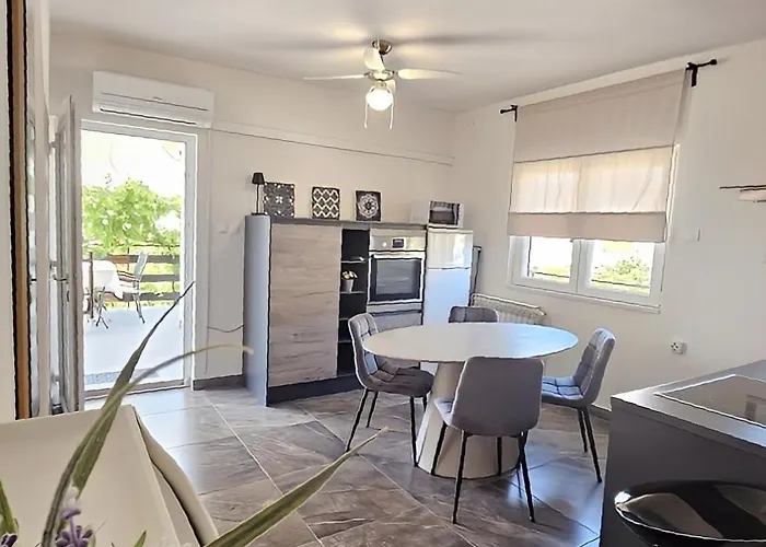 With Parking Space - 15228 Appartement Vodice